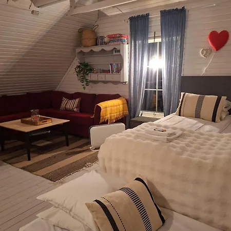 مزرعة للإقامة Farmloft With Aurora And Sauna